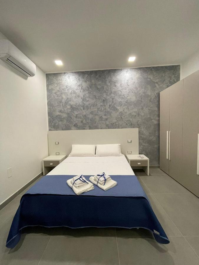 3 Rooms Chiaia เนเปิลส์ ภายนอก รูปภาพ
