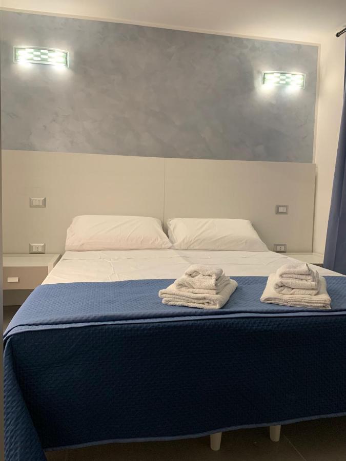 3 Rooms Chiaia เนเปิลส์ ภายนอก รูปภาพ