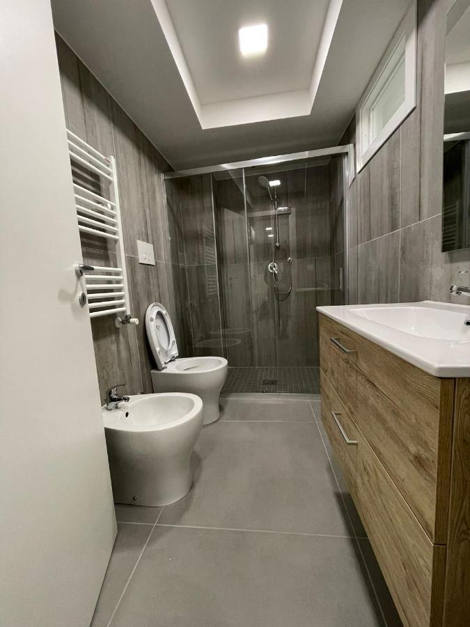 3 Rooms Chiaia เนเปิลส์ ภายนอก รูปภาพ