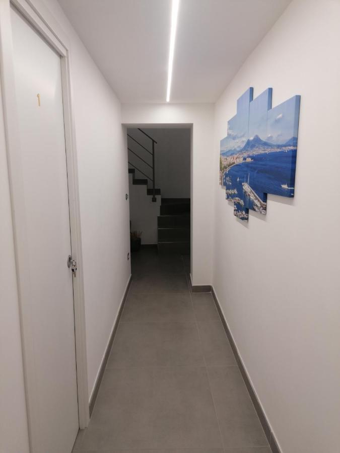 3 Rooms Chiaia เนเปิลส์ ภายนอก รูปภาพ